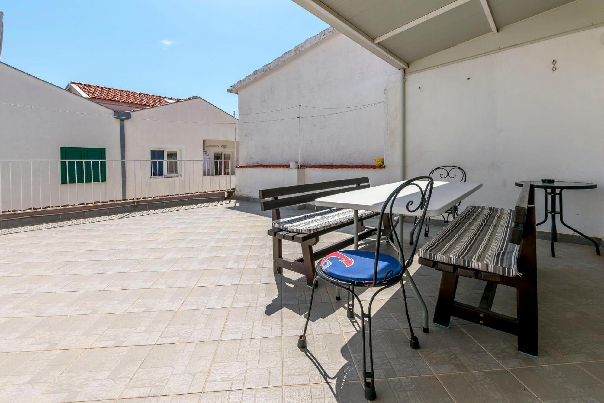 Apartment Jelena Примоштен Экстерьер фото